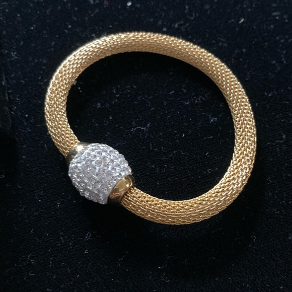 Woven GP metal bracelet Magnetic closure with a  Swarovski elements centre clasp - Picture 3 of 6